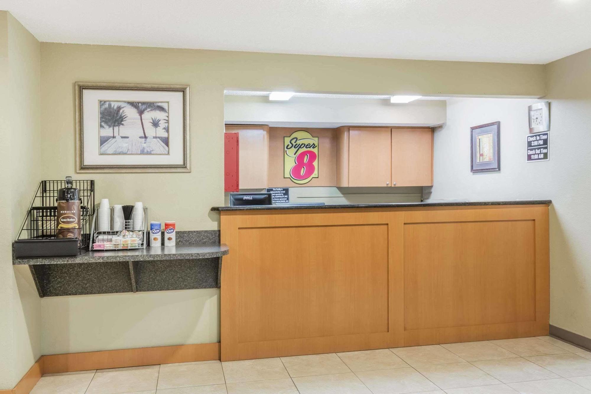 Super 8 By Wyndham Panama City Exteriér fotografie